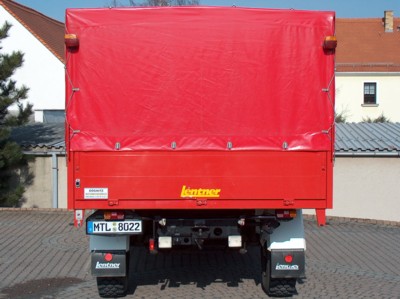 Ansicht von hinten - Für eine Innenansicht klicken Sie auf den gewünschten Geräteraum...